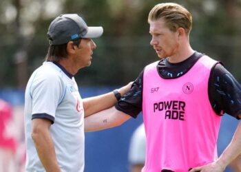 Antonio Conte e Kevin De Bruyne durante il ritiro pre/campionato
