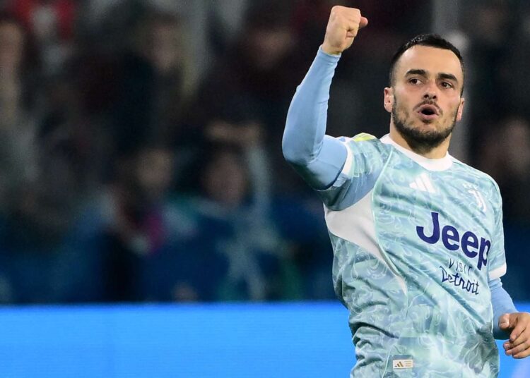 Filip Kostic esulta per un gol con la maglia della Juventus
